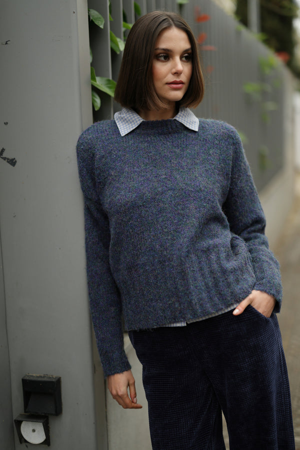 ROUND NECK SWEATER