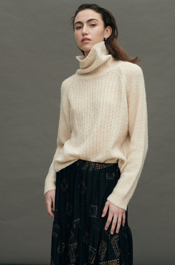 HIGH NECK SWEATER